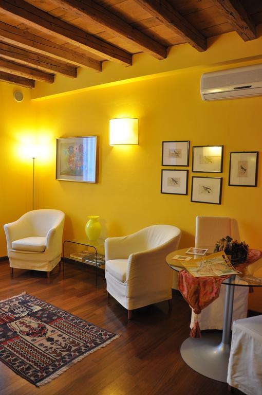 Piazza Nova Guest House Φεράρα Δωμάτιο φωτογραφία
