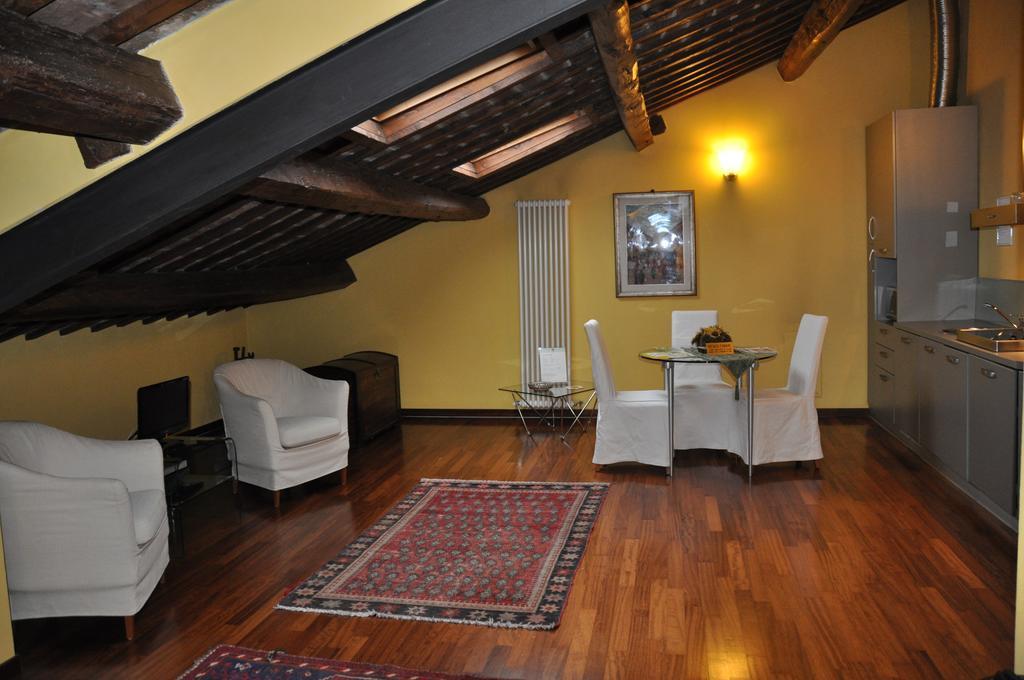 Piazza Nova Guest House Φεράρα Δωμάτιο φωτογραφία