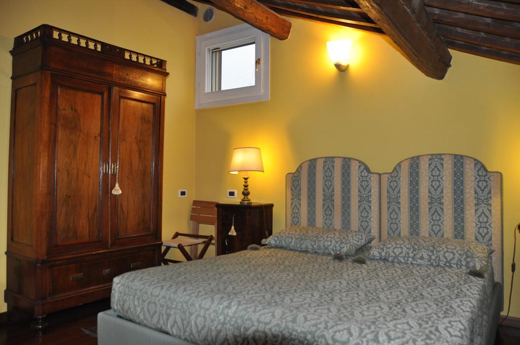 Piazza Nova Guest House Φεράρα Δωμάτιο φωτογραφία