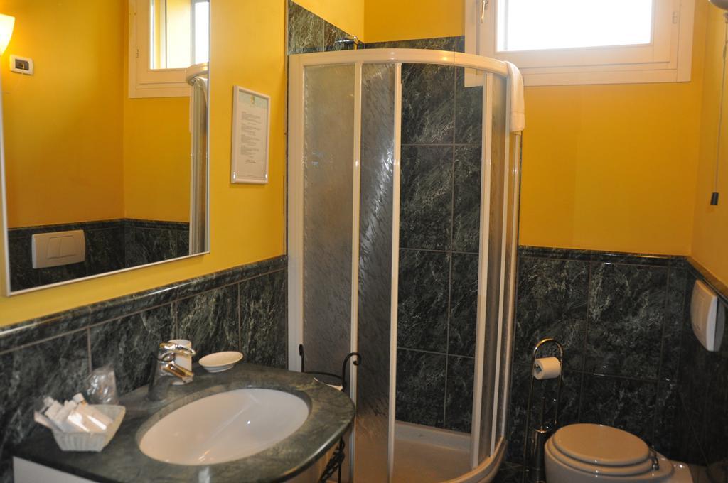 Piazza Nova Guest House Φεράρα Δωμάτιο φωτογραφία