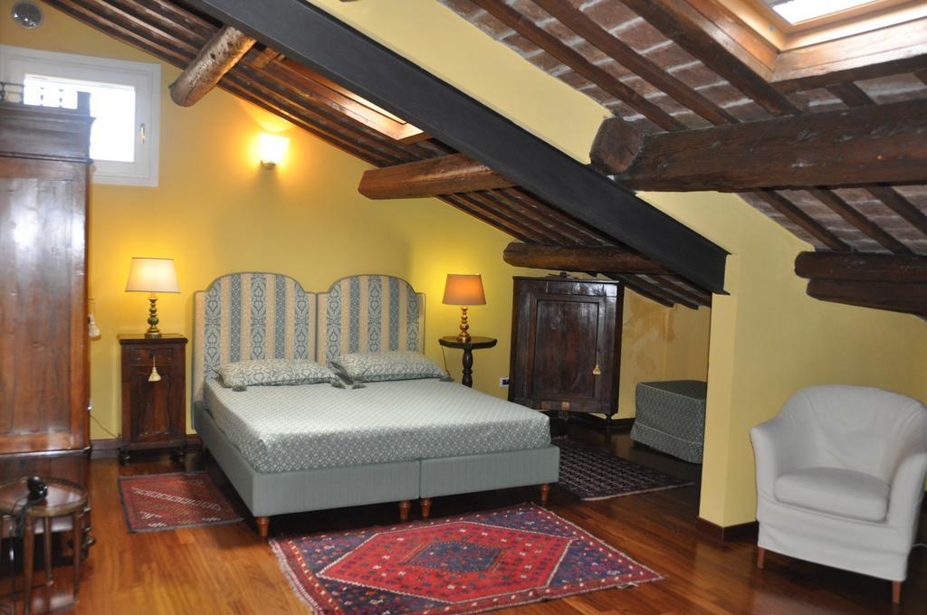 Piazza Nova Guest House Φεράρα Δωμάτιο φωτογραφία