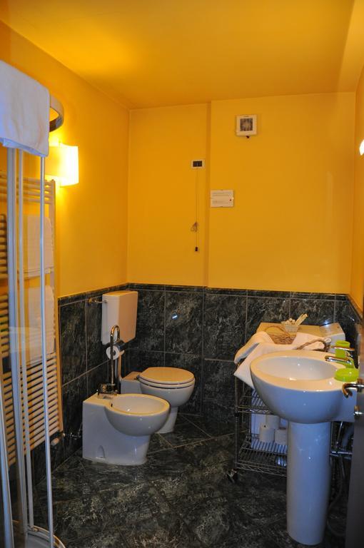 Piazza Nova Guest House Φεράρα Δωμάτιο φωτογραφία