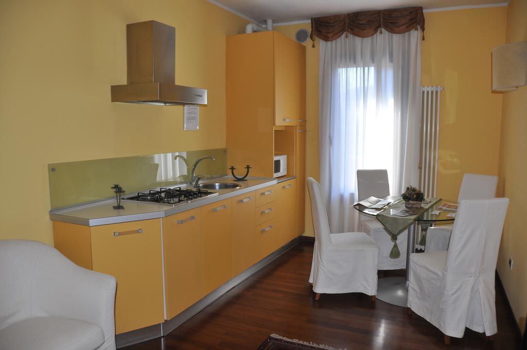 Piazza Nova Guest House Φεράρα Δωμάτιο φωτογραφία