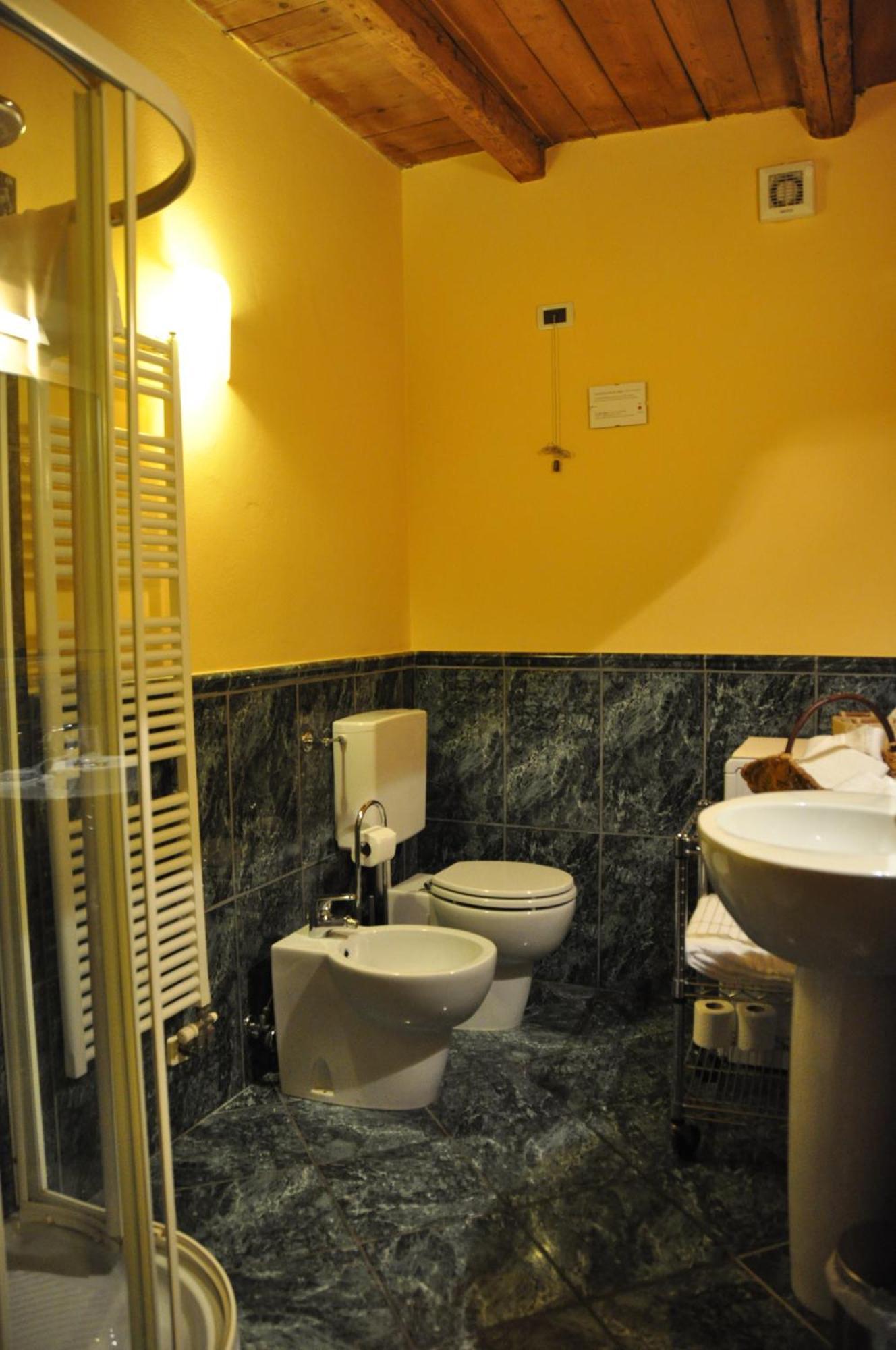 Piazza Nova Guest House Φεράρα Δωμάτιο φωτογραφία