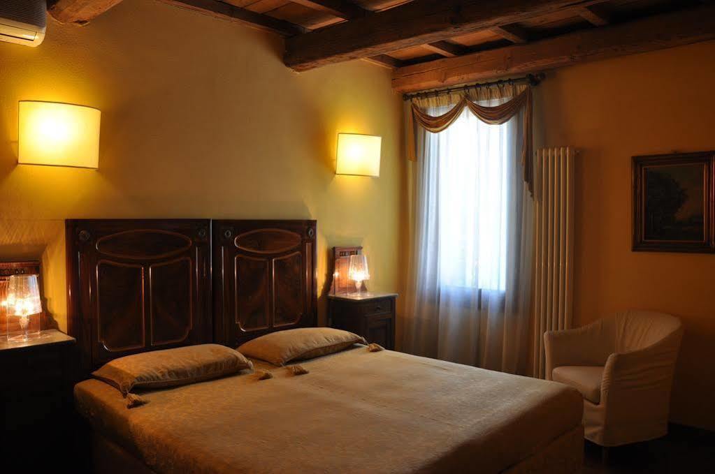 Piazza Nova Guest House Φεράρα Εξωτερικό φωτογραφία